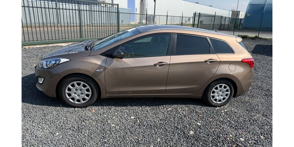 Hyundai i30 142.780 km 7.400 &euro; Heinsberg 52525