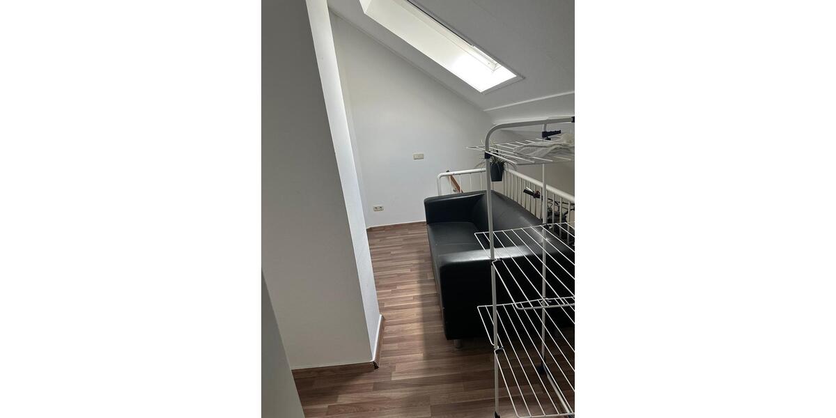Dachgeschoßwohnung Düsseldorf Stadtbezirk 6 - 3 Zimmer, 55 m&sup2;, 1.300&euro; | Angebot:25906216
