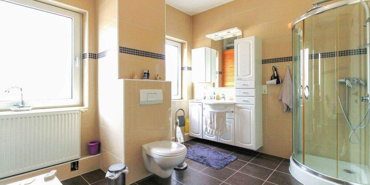 Reihenmittelhaus Heinsberg Oberbruch - 6 Zimmer, 172 m&sup2;, 280.000&euro; | Angebot:25690211