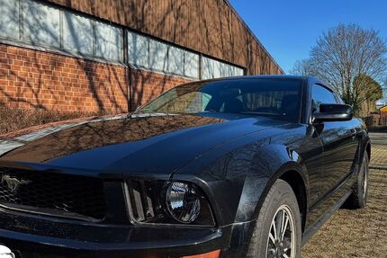 Ford Mustang 79.000 km 11.800 &euro; Düsseldorf 40210
