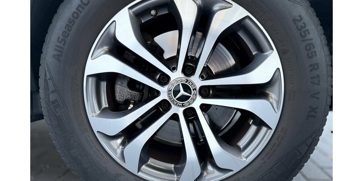 Mercedes-Benz GLC 220 d 4Matic / 1.Hd / MBUX / Kamera / Leder 99.000 km 32.490 &euro; Mönchengladbach 41066