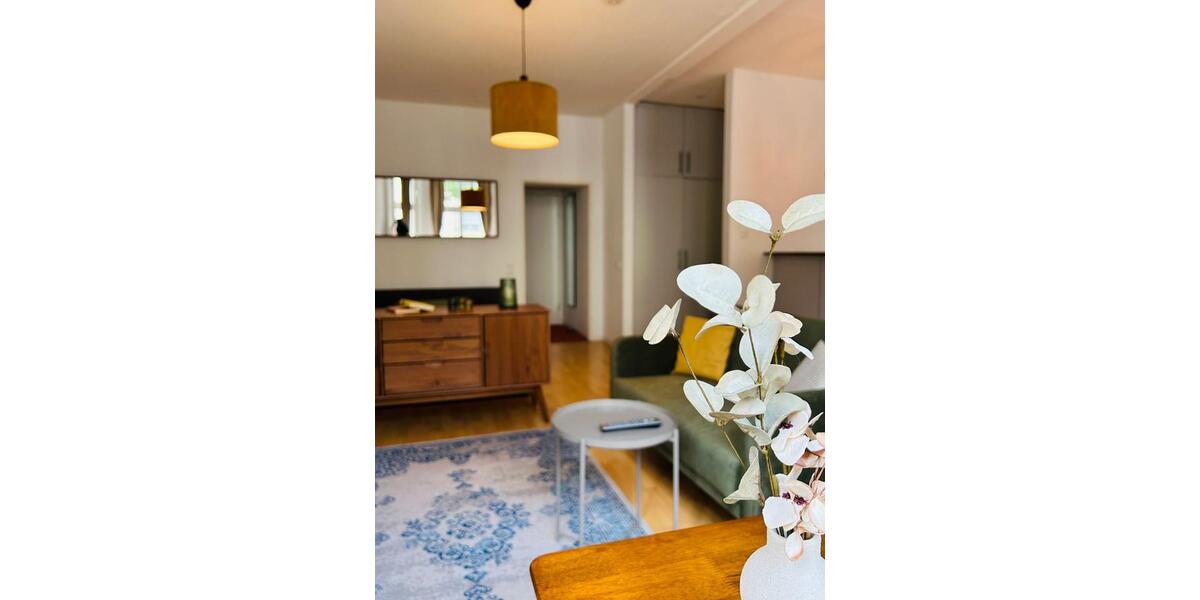 Etagenwohnung Düsseldorf Oberbilk - 1 Zimmer, 42 m&sup2;, 1.250&euro; | Angebot:24475320