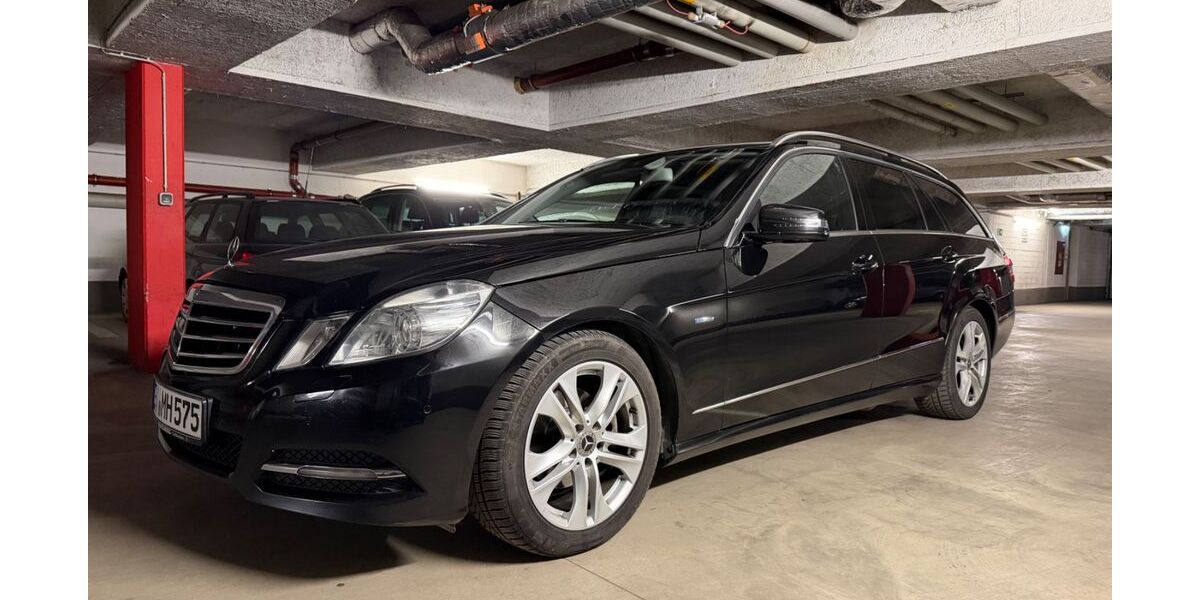 Mercedes-Benz E 220 305.127 km 10.600 &euro; Grevenbroich 41515