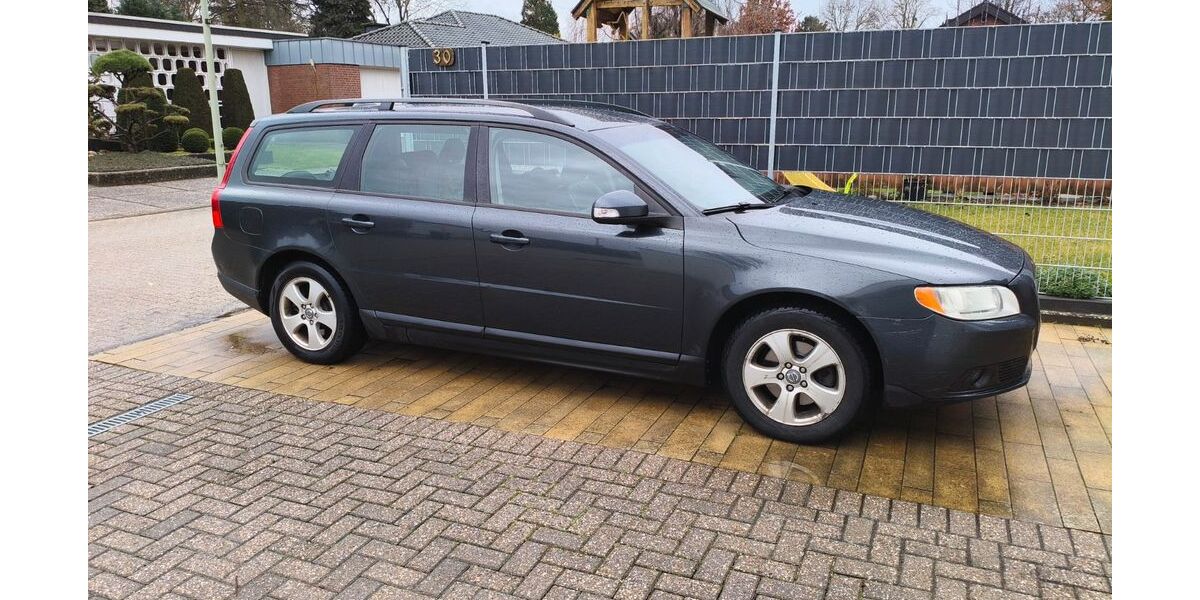 Volvo V70 444.000 km 2.499 &euro; Erkelenz 41812