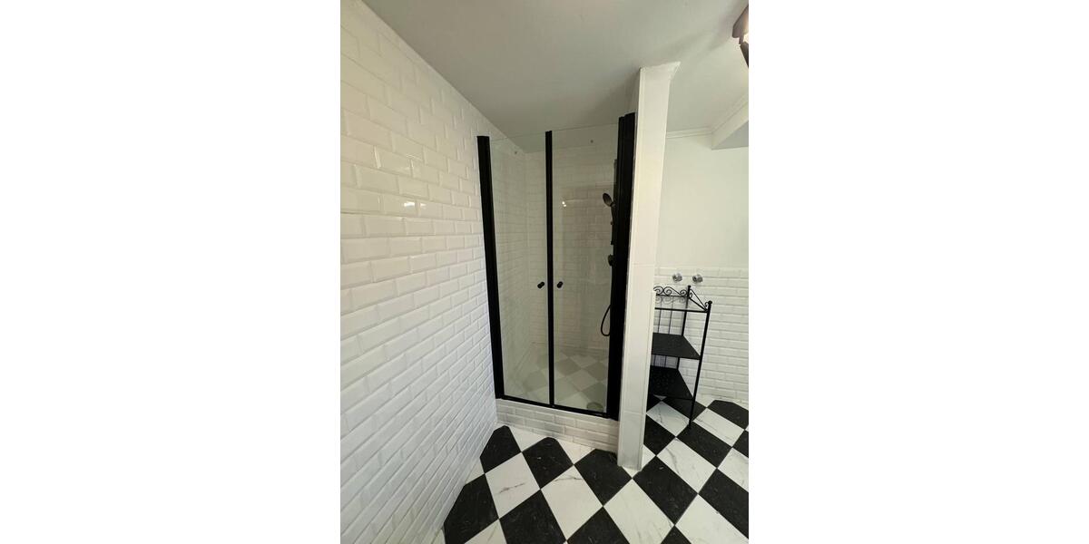 Dachgeschoßwohnung Neuss - 2 Zimmer, 45 m&sup2;, 900&euro; | Angebot:26480009