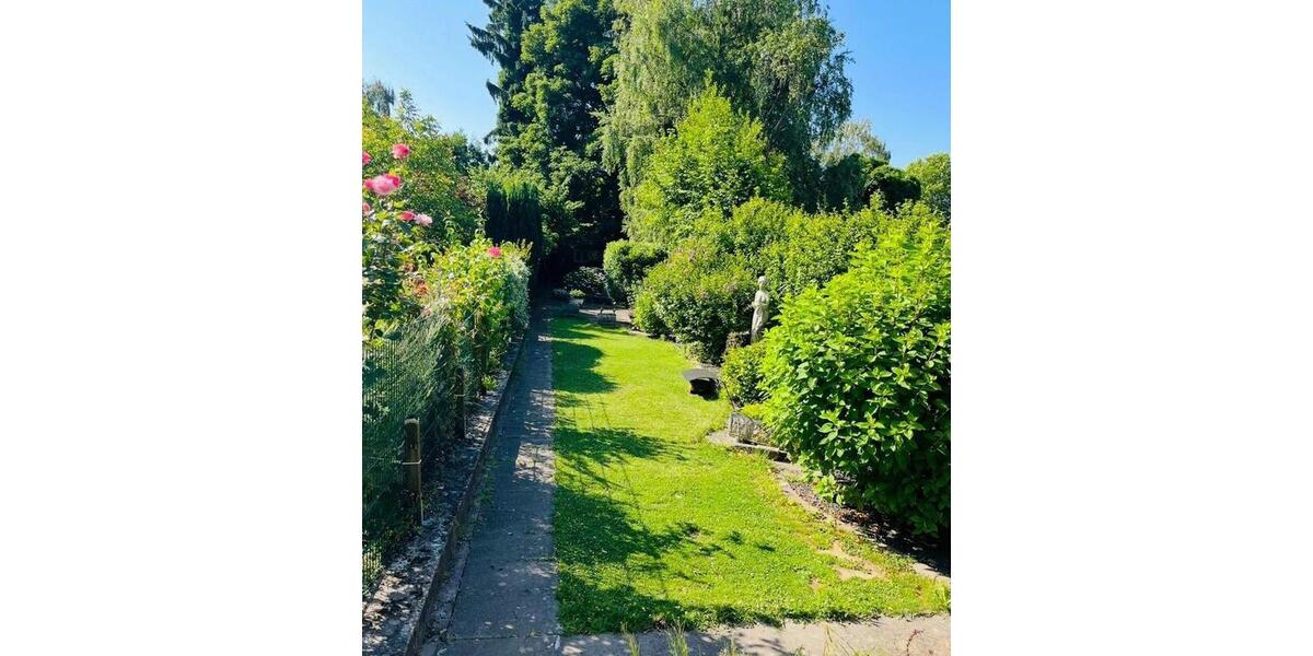 Reihenhaus Mönchengladbach West - 7 Zimmer, 165 m&sup2;, 240.000&euro; | Angebot:26033626