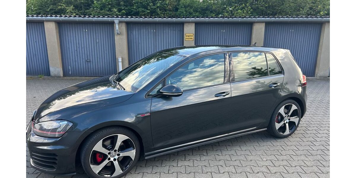 VW Golf 143.244 km 10.490 &euro; Meerbusch 40670