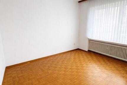 Wohnung Kaarst - 7 Zimmer, 180 m&sup2;, 1.900&euro; | Angebot:26548422