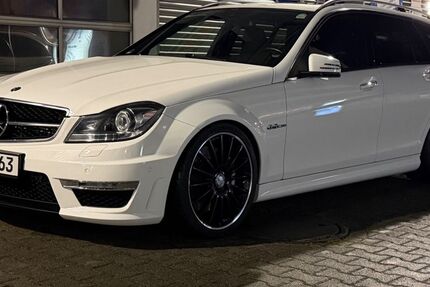 Mercedes-Benz C 63 AMG 98.000 km 48.500 &euro; Neuss 41466