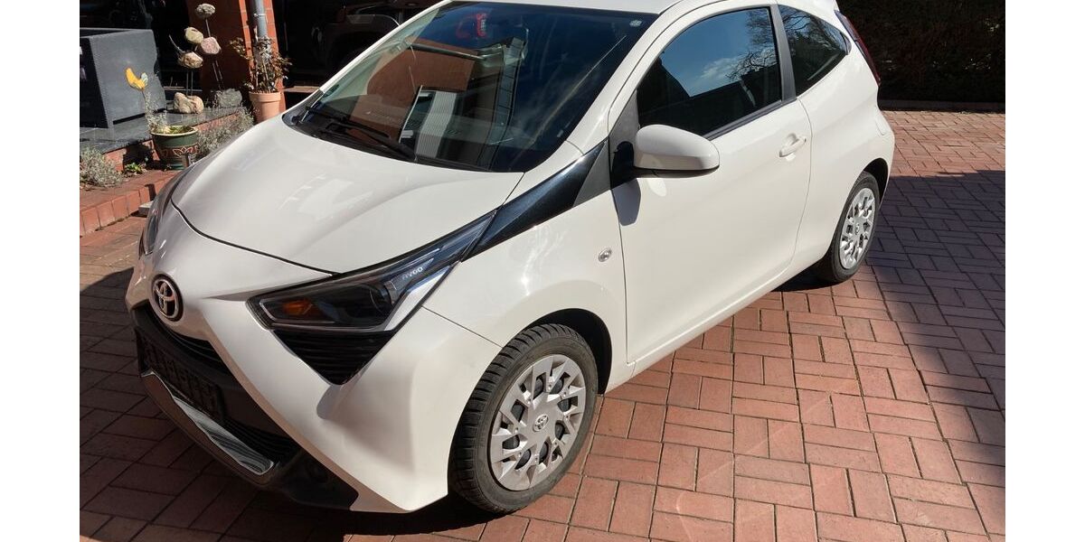 Toyota Aygo (X) 59.000 km 6.500 &euro; Heinsberg 52525