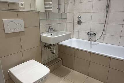 Wohnung Krefeld Krefeld-Mitte - 2 Zimmer, 58 m&sup2;, 476&euro; | Angebot:26080117