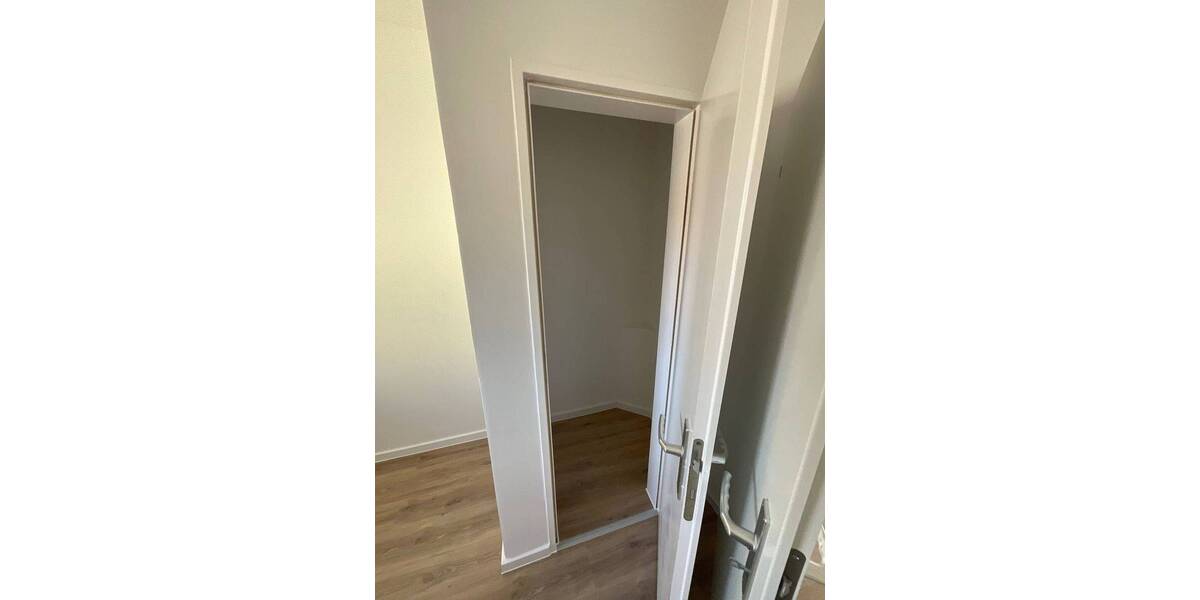 Etagenwohnung Grevenbroich Stadtmitte - 3 Zimmer, 71 m&sup2;, 599&euro; | Angebot:26912859