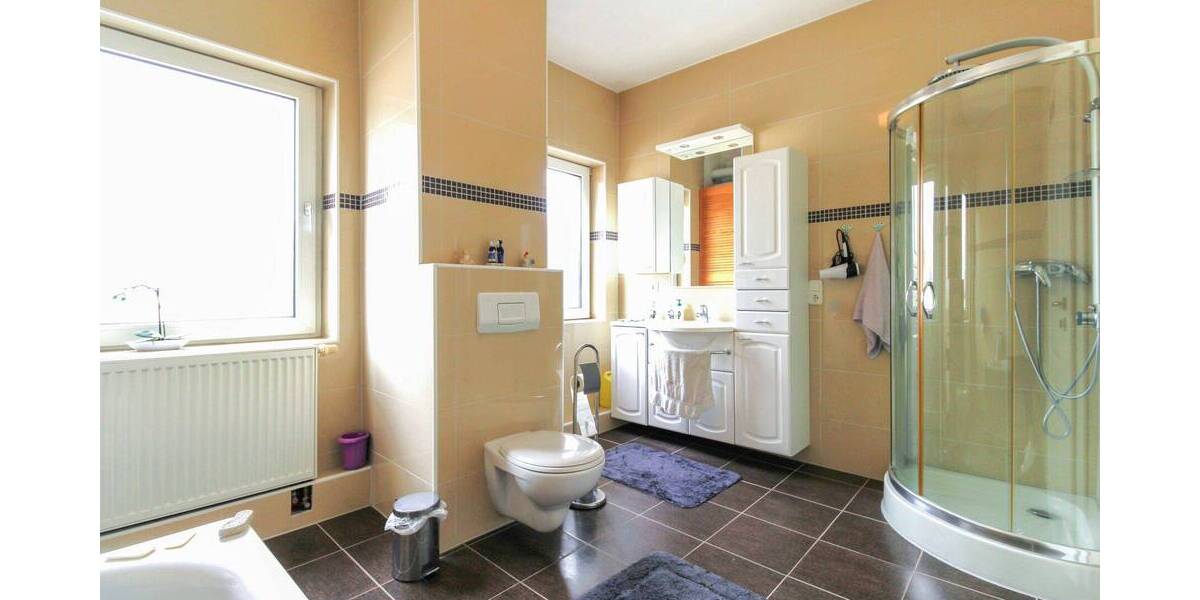 Reihenmittelhaus Heinsberg Oberbruch - 6 Zimmer, 172 m&sup2;, 280.000&euro; | Angebot:26037303