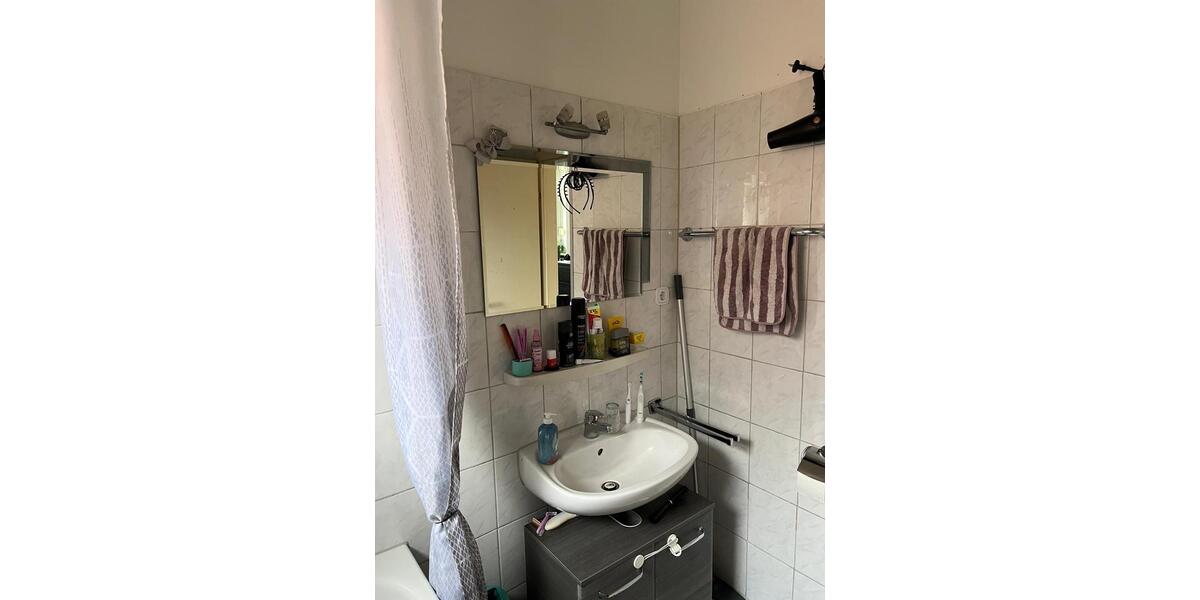 Etagenwohnung Mönchengladbach Süd - 2 Zimmer, 75 m&sup2;, 620&euro; | Angebot:25987297