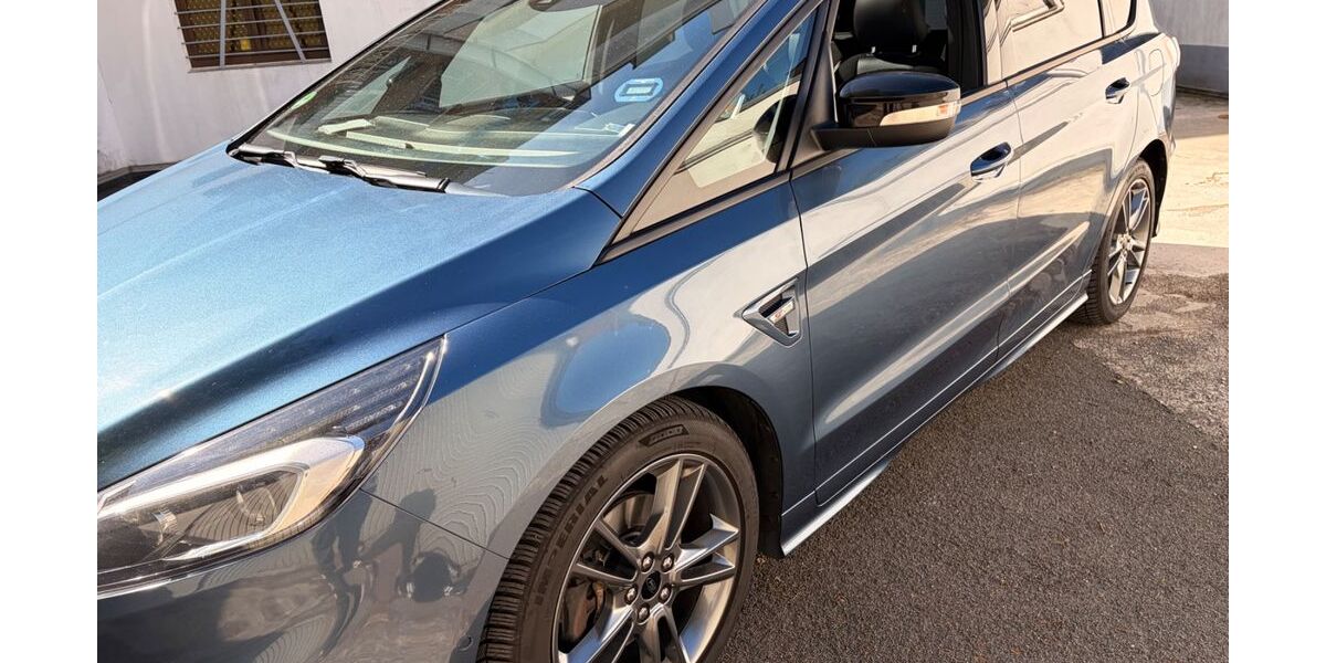 Ford S-Max 110.000 km 20.400 &euro; Düsseldorf 40215