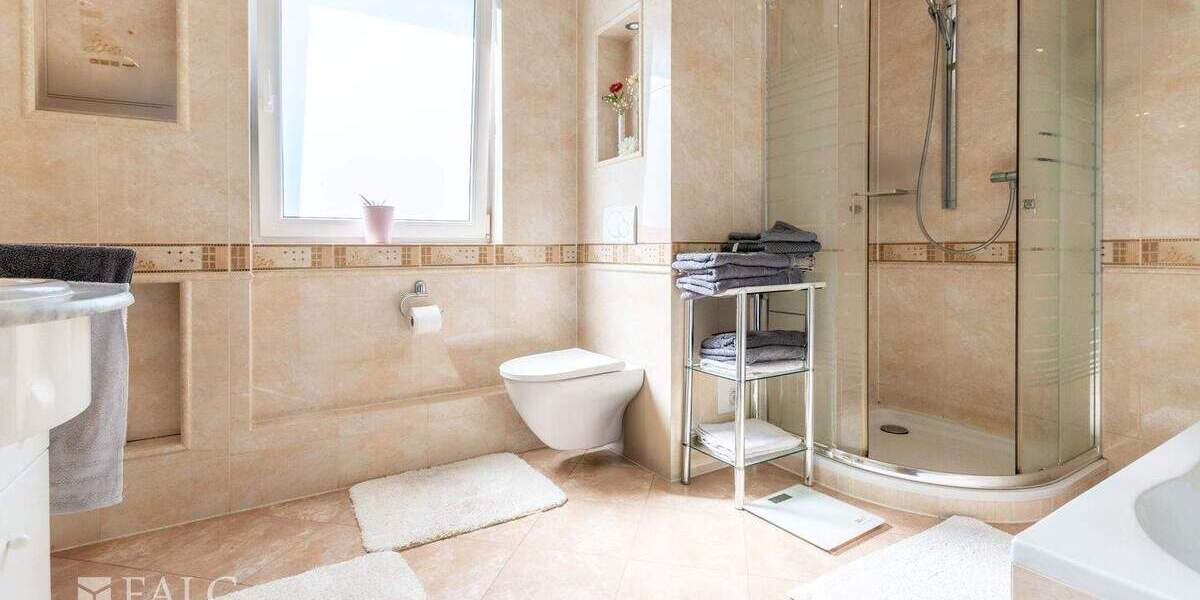 Einfamilienhaus Erkelenz Venrath - 7 Zimmer, 182 m&sup2;, 649.000&euro; | Angebot:25698264