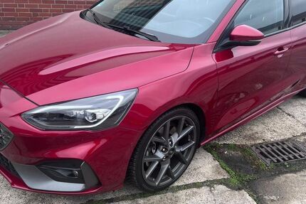 Ford Focus 75.000 km 16.980 &euro; Düsseldorf 40549