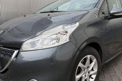 Peugeot 208 123.000 km 3.250 &euro; Viersen 41748