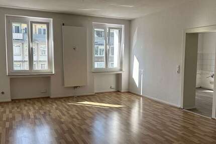 Wohnung Düsseldorf Stadtmitte - 2 Zimmer, 79 m&sup2;, 990&euro; | Angebot:26934992