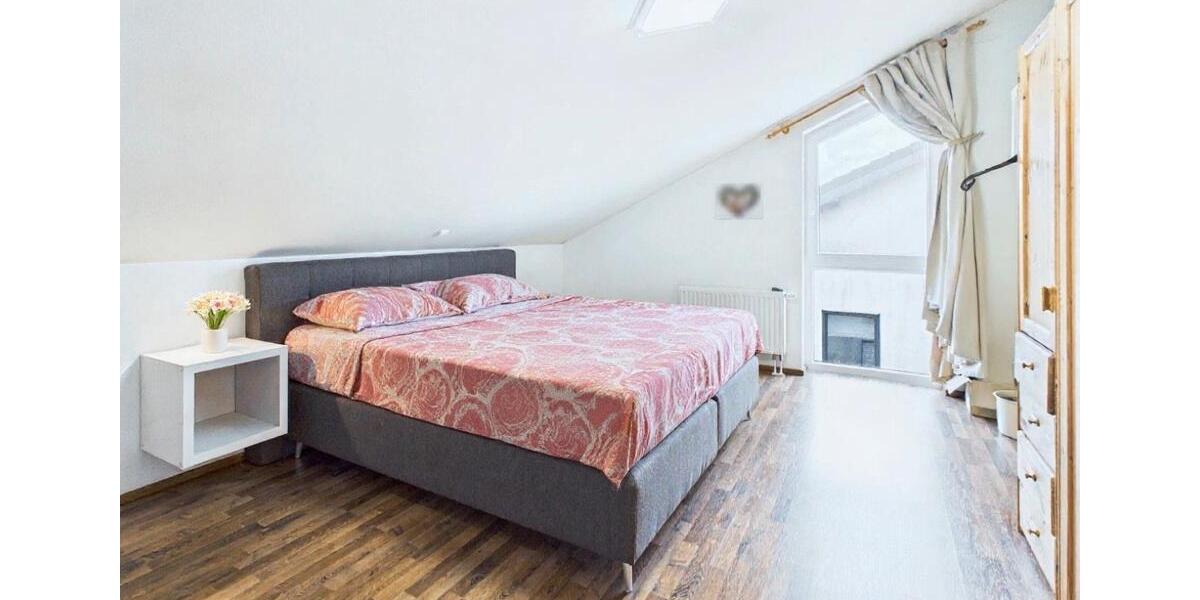 Dachgeschoßwohnung Heinsberg - 3 Zimmer, 73 m&sup2;, 800&euro; | Angebot:25658381