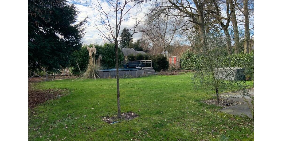 Etagenwohnung Krefeld Benrad - 4 Zimmer, 150 m&sup2;, 950&euro; | Angebot:25294041