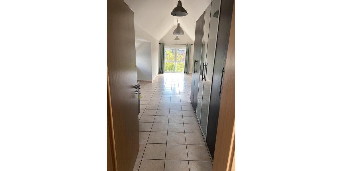 Dachgeschoßwohnung Mönchengladbach Ost - 1 Zimmer, 45 m&sup2;, 600&euro; | Angebot:26631245