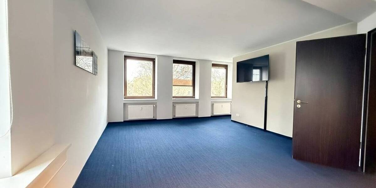 Gewerbeobjekt Krefeld Stadtmitte - 6 Zimmer, 425 m&sup2;, 5.600&euro; | Angebot:25926412