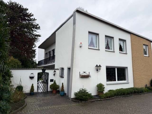 Einfamilienhaus Nettetal -Lobberich Lobberich - 10 Zimmer, 256 m&sup2;, 629.000&euro; | Angebot:26855085
