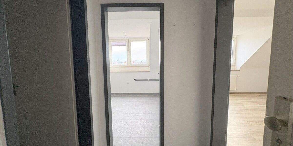 Etagenwohnung Düsseldorf Bilk - 2 Zimmer, 60 m&sup2;, 800&euro; | Angebot:25708238
