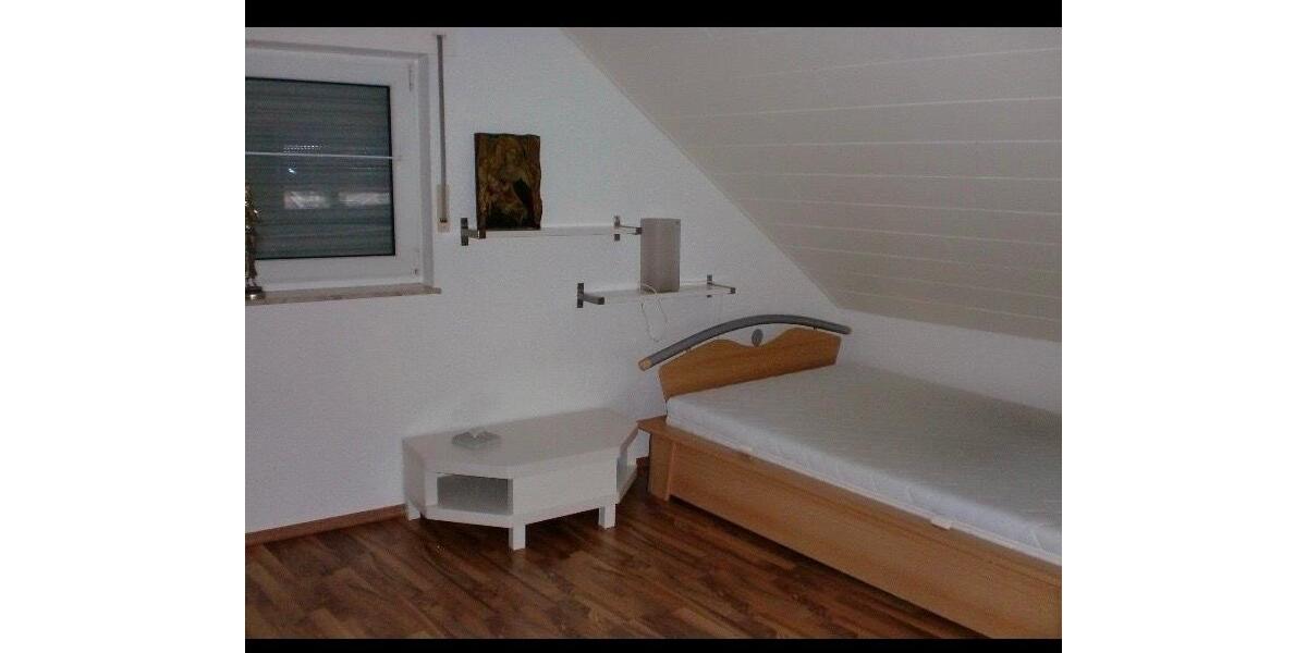 Dachgeschoßwohnung Nettetal - 1 Zimmer, 35 m&sup2;, 390&euro; | Angebot:26611652