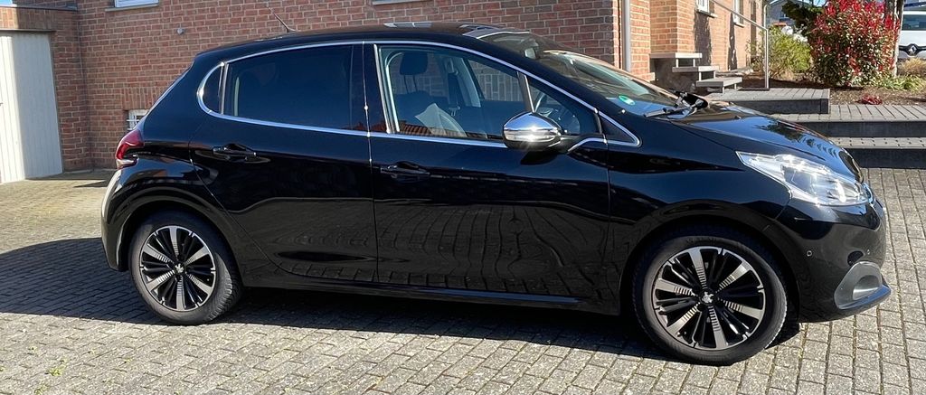 Peugeot 208 68.481 km 9.450 &euro; Hückelhoven 41836