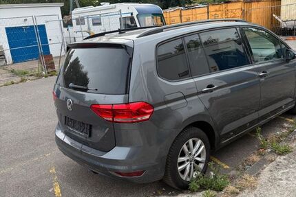 VW Touran 98.000 km 15.250 &euro; Mönchengladbach 41199