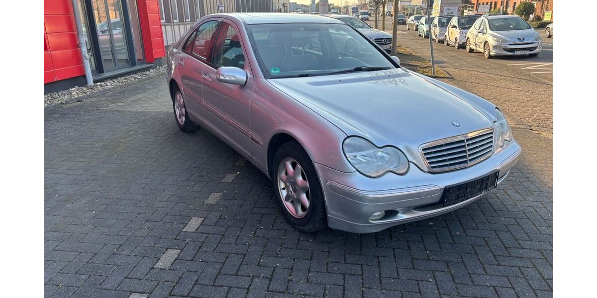 Mercedes-Benz C 180 91.000 km 4.699 &euro; Krefeld 47800