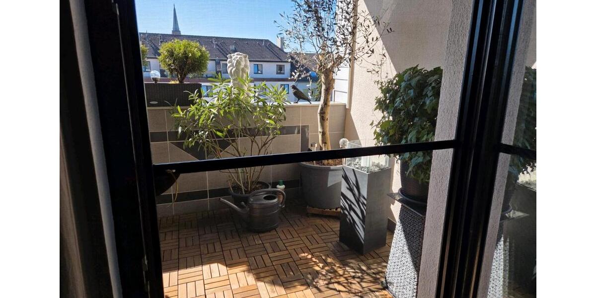 Dachgeschoßwohnung Krefeld Cracau - 3 Zimmer, 85 m&sup2;, 140.000&euro; | Angebot:26084764