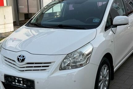 Toyota Verso 155.000 km 6.440 &euro; Düsseldorf 40468
