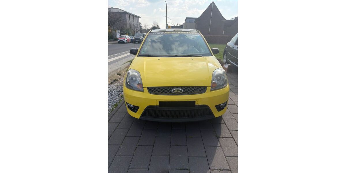 Ford Fiesta 214.000 km 2.100 &euro; Wassenberg 41849