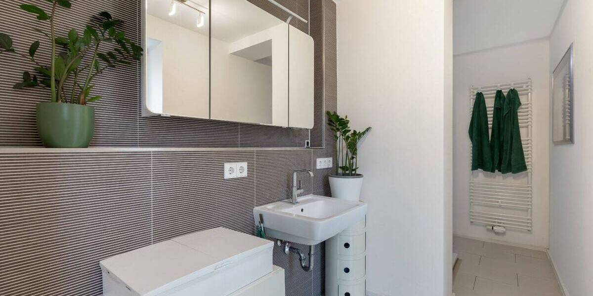 Etagenwohnung Düsseldorf Düsseltal - 2 Zimmer, 106 m&sup2;, 680.000&euro; | Angebot:25686884