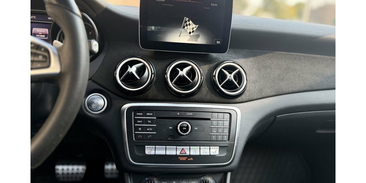 Mercedes-Benz CLA 220 Shooting Brake AMG / PANO / AHK / Kamera 99.000 km 21.390 &euro; Mönchengladbach 41066