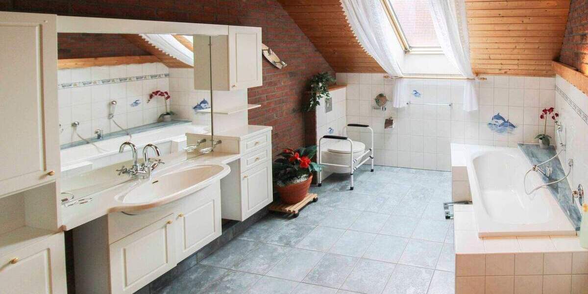 Einfamilienhaus Hückelhoven Millich - 7 Zimmer, 318 m&sup2;, 385.000&euro; | Angebot:25717174