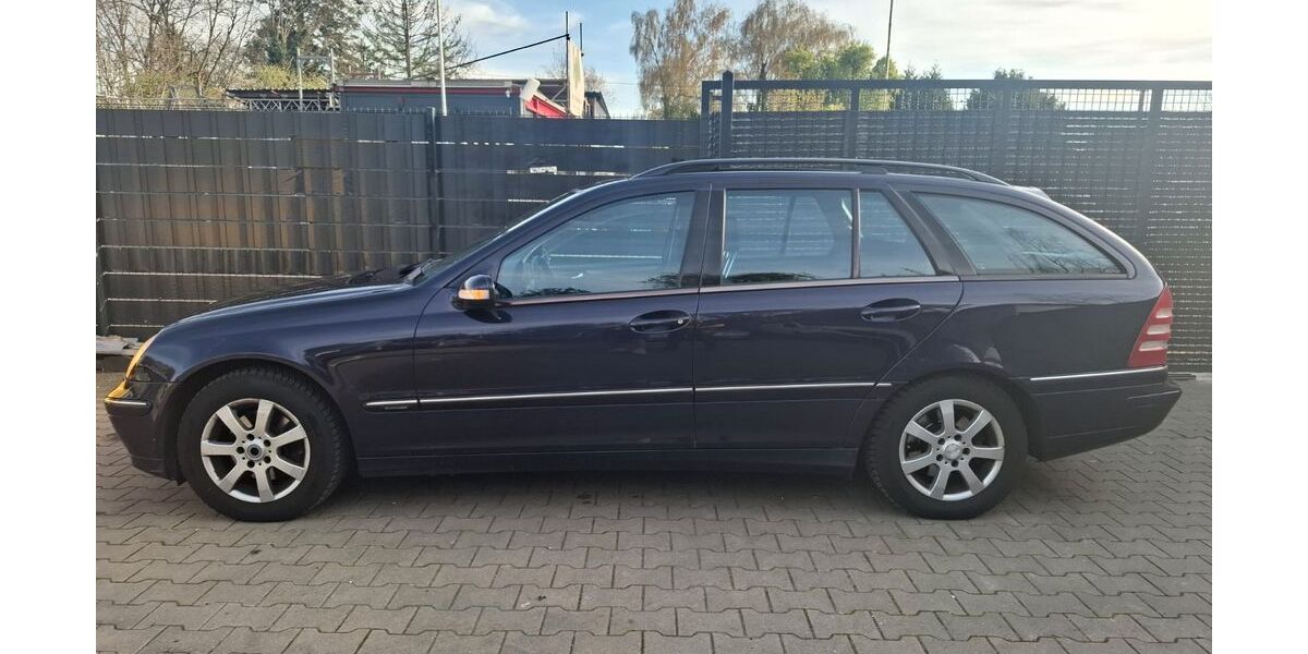 Mercedes-Benz C 180 223.705 km 1.999 &euro; Düsseldorf 40627