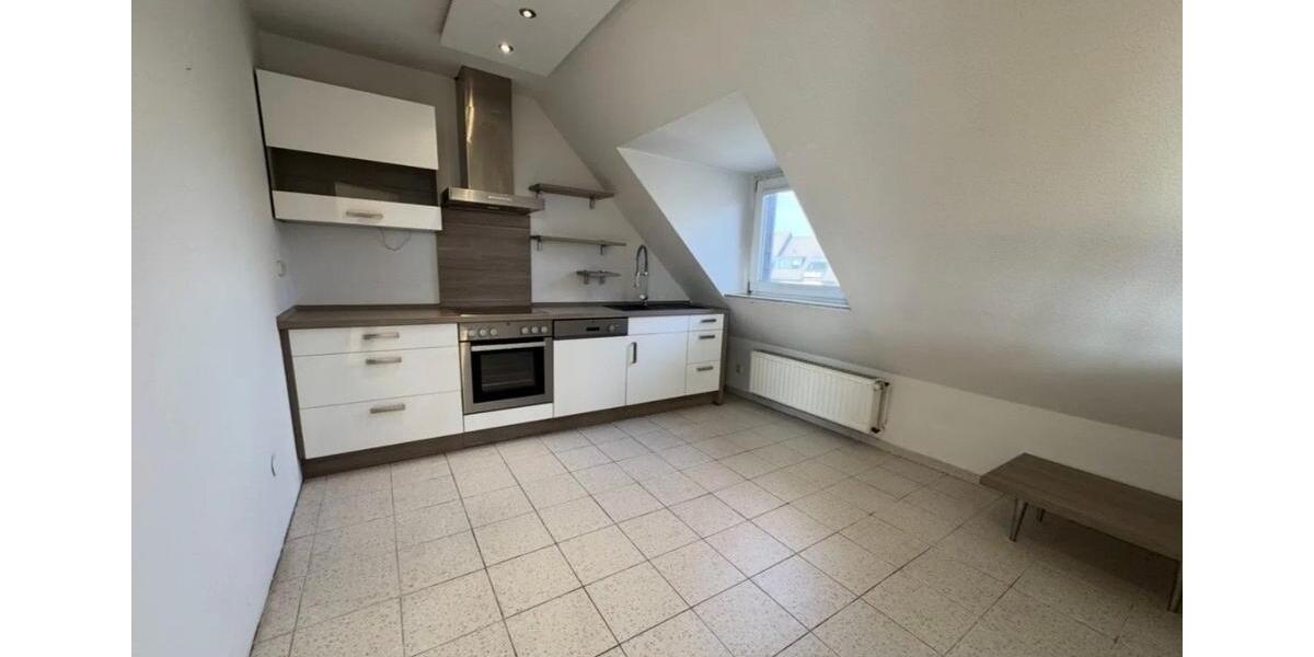 Dachgeschoßwohnung Mönchengladbach Nord - 3 Zimmer, 140 m&sup2;, 198.000&euro; | Angebot:26655393