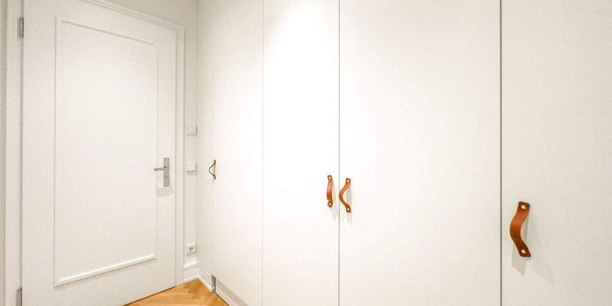 Etagenwohnung Düsseldorf Oberkassel - 2 Zimmer, 63 m&sup2;, 2.205&euro; | Angebot:25683179