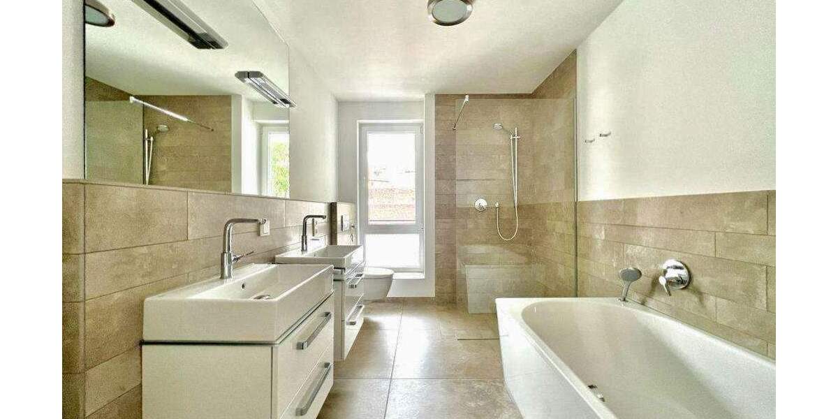 Etagenwohnung Düsseldorf Friedrichstadt - 3 Zimmer, 162 m&sup2;, 2.500&euro; | Angebot:25738818