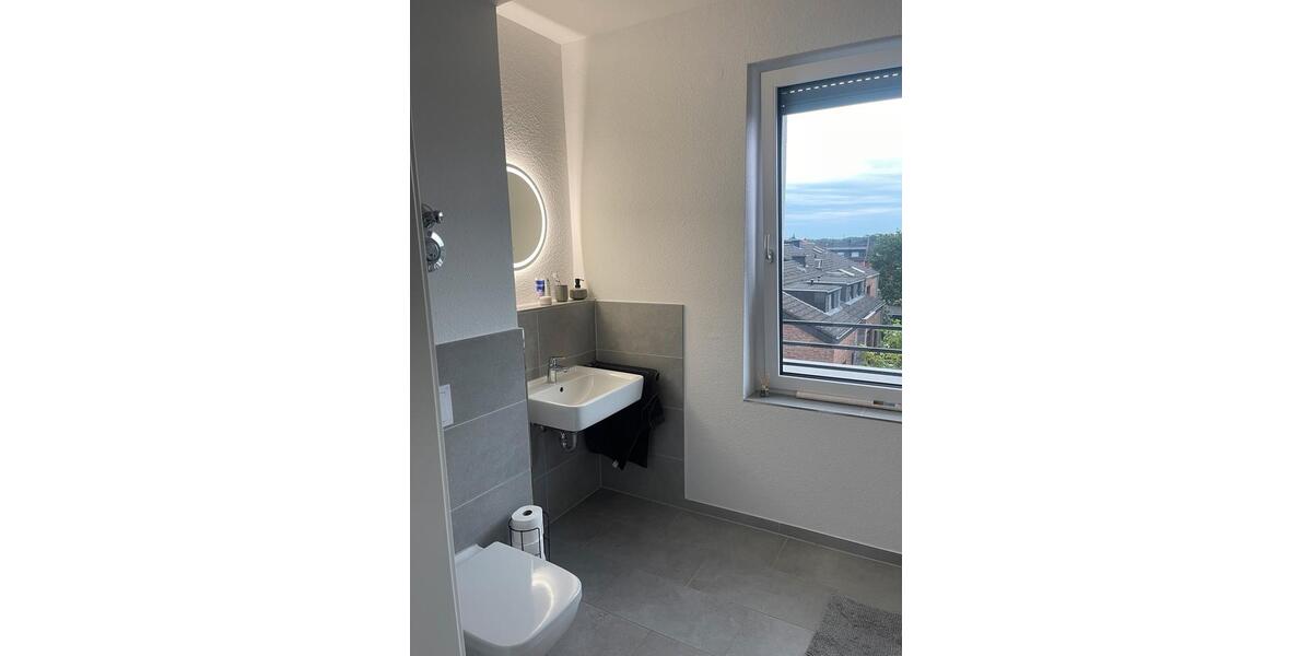 Einfamilienhaus Moers - 4.5 Zimmer, 97 m&sup2;, 1.680&euro; | Angebot:25991596