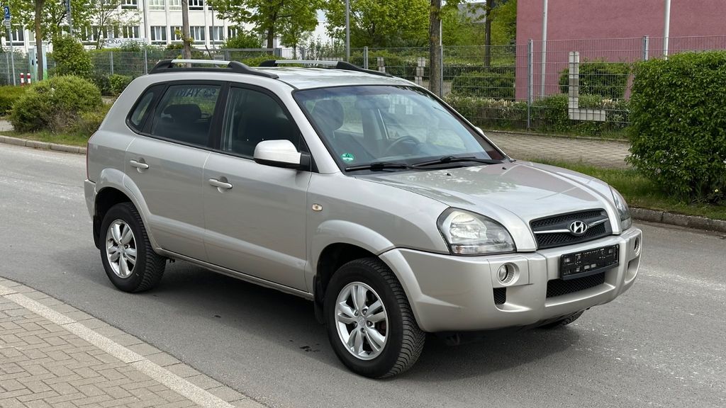 Hyundai TUCSON 202.000 km 3.450 &euro; Neuss 41460