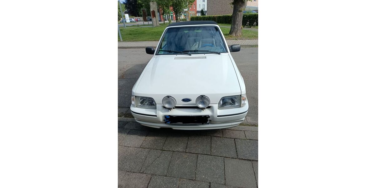 Ford Escort 24.900 km 2.990 &euro; Hückelhoven 41836