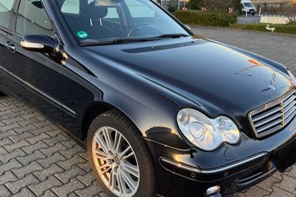 Mercedes-Benz C 220 293.200 km 1.900 &euro; Krefeld 47809