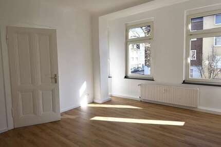 Wohnung Düsseldorf Reisholz - 2 Zimmer, 68 m&sup2;, 990&euro; | Angebot:26006029