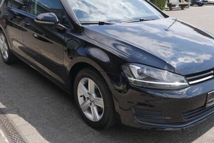 VW Golf 83.589 km 11.490 &euro; Düsseldorf 40233