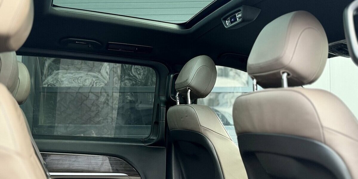 Mercedes-Benz V 300 d lang /4matic/ AMG / 8 Sitze/Pano/ El.tür 55.000 km 59.900 &euro; Mönchengladbach 41066